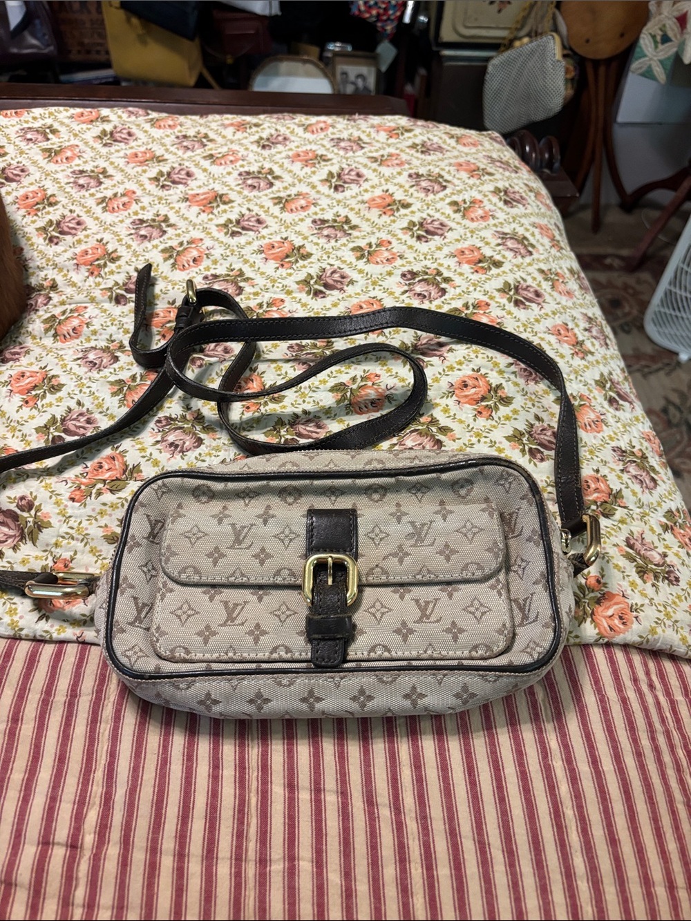 Vintage 2000 Louis Vuitton Mini Lin Juliette Monogram Canvas Crossbody Bag
